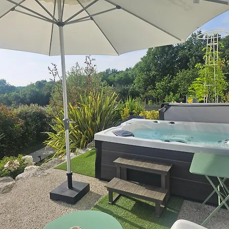 Le Coucher De Soleil Bed & Breakfast 3*