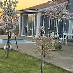 Le Coucher De Soleil Bed & Breakfast