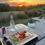 Le Coucher De Soleil Bed & Breakfast