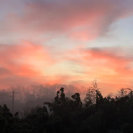 Oda ve Kahvaltı Le Coucher De Soleil Bessens