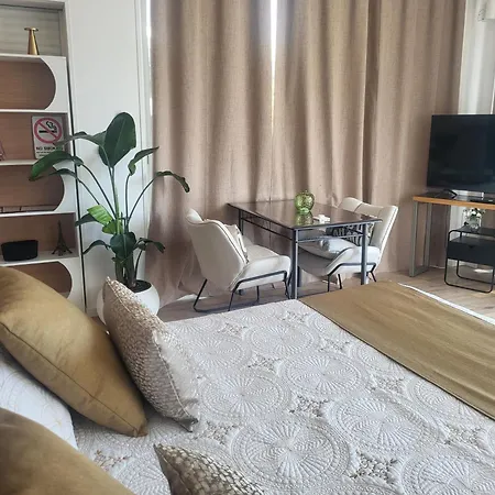 Le Coucher De Soleil Bed & Breakfast 3*