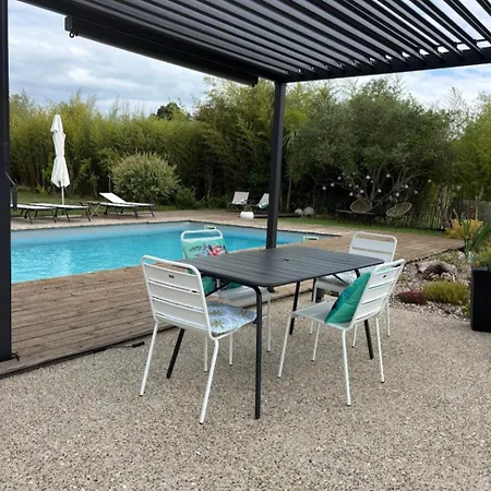 Le Coucher De Soleil Bed and Breakfast Bessens